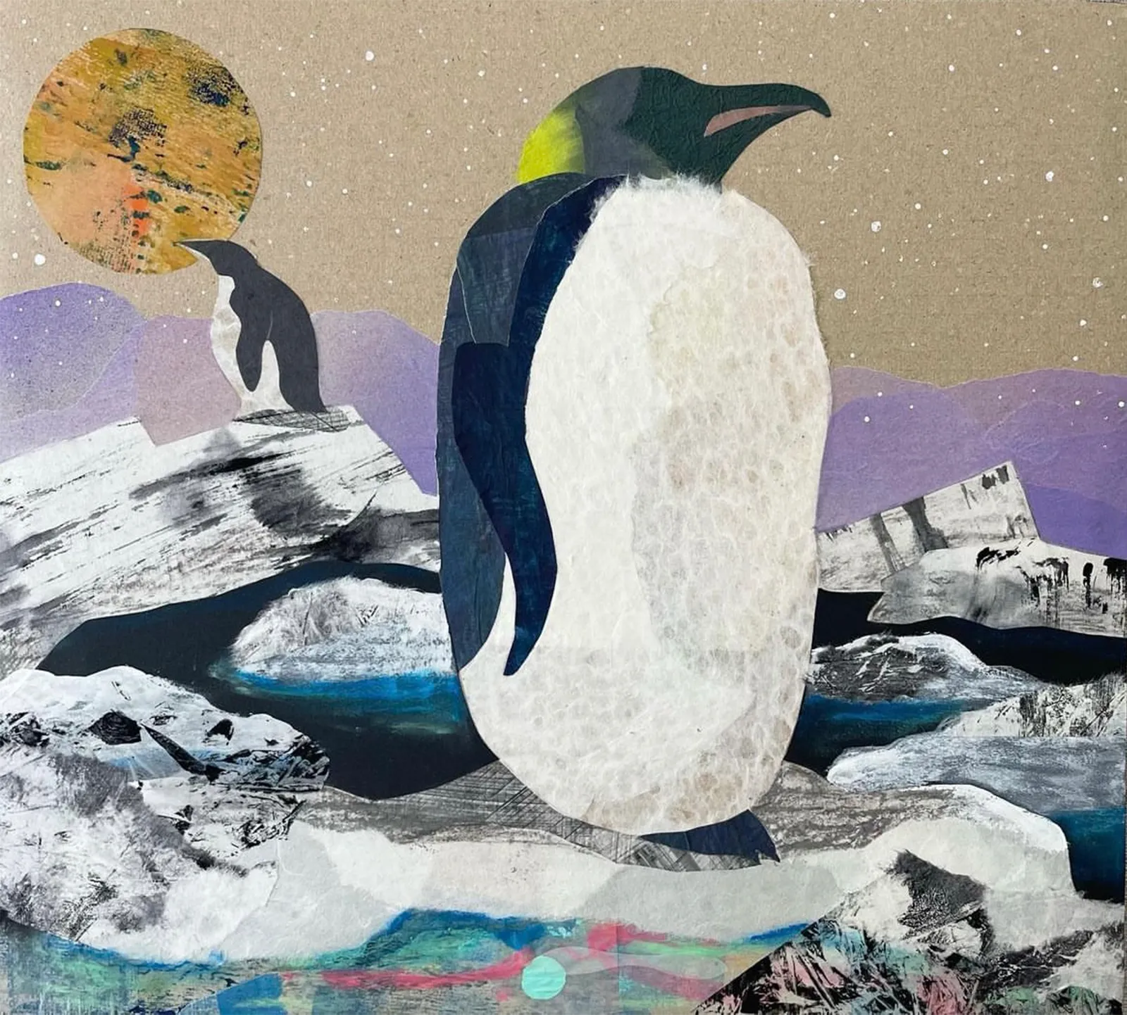 どこかの惑星に住むペンギン達。ちぎり絵で制作。